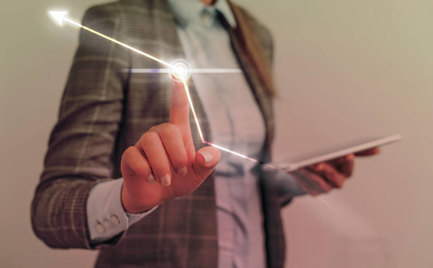 汽車獵頭分析汽車企業(yè)為何搶奪軟件人才？-十大獵頭公司【高邦獵頭】